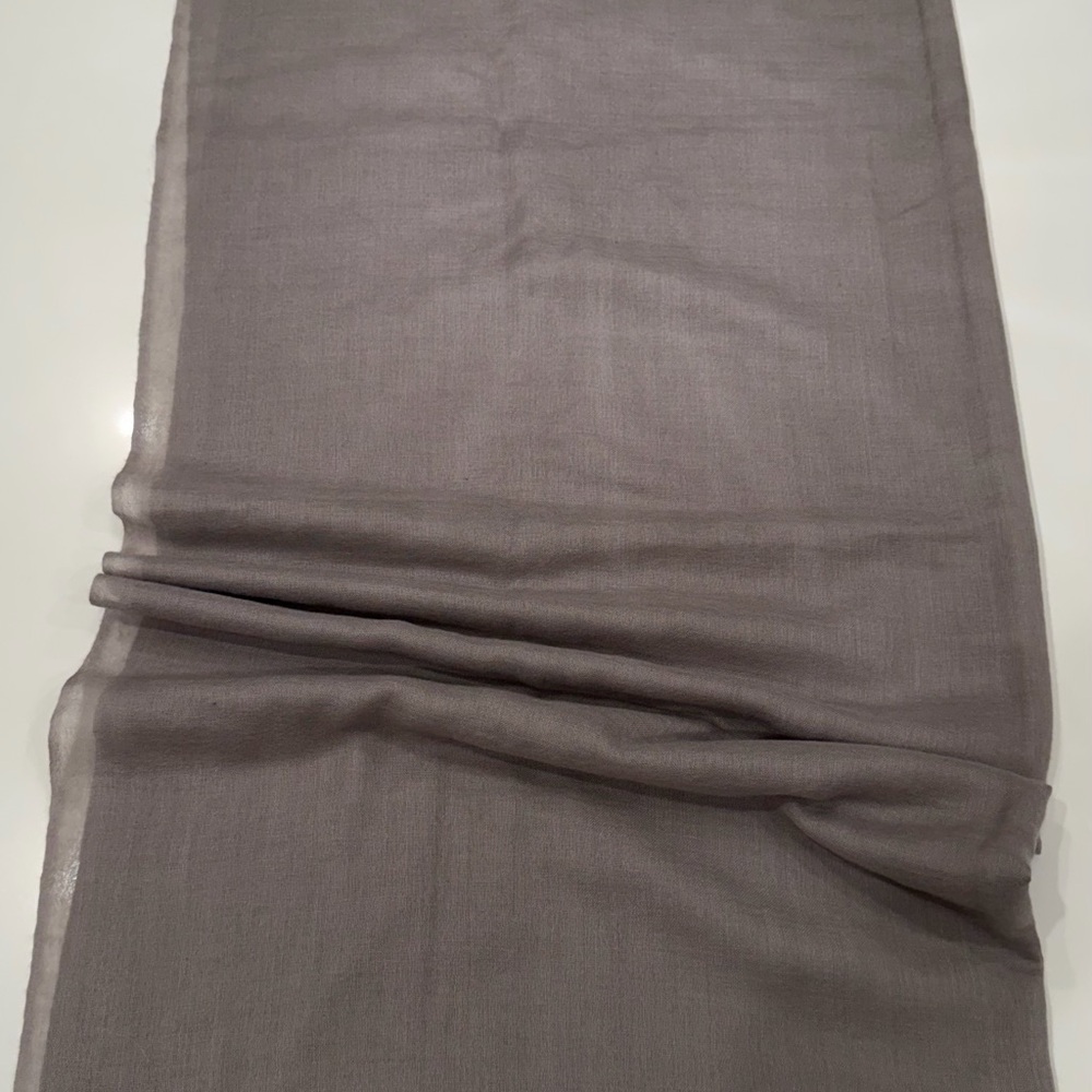 Stylish Gray Wrap - image 3